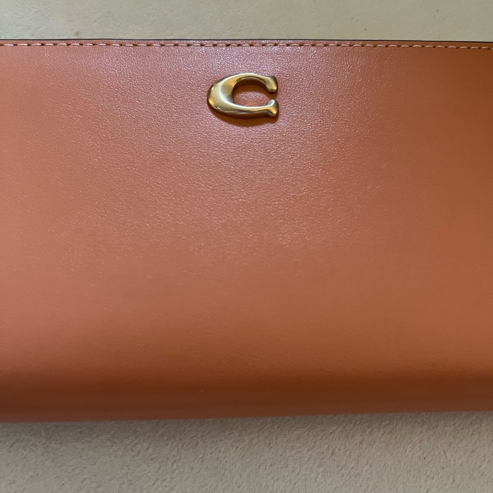 NWT Coach Brass Accent Zip Wallet in Faded Orange - Picture 2 of 6